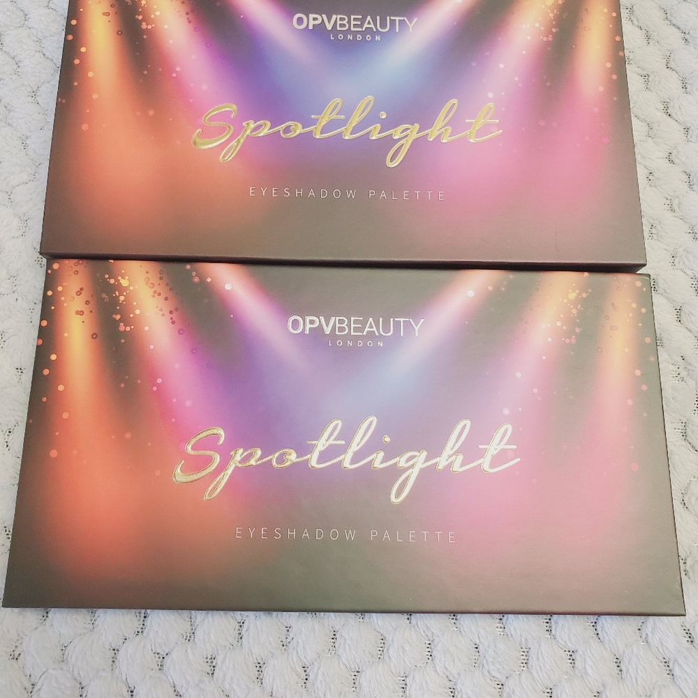 OPV BEAUTY/ "Spotlight" eyeshadow palette